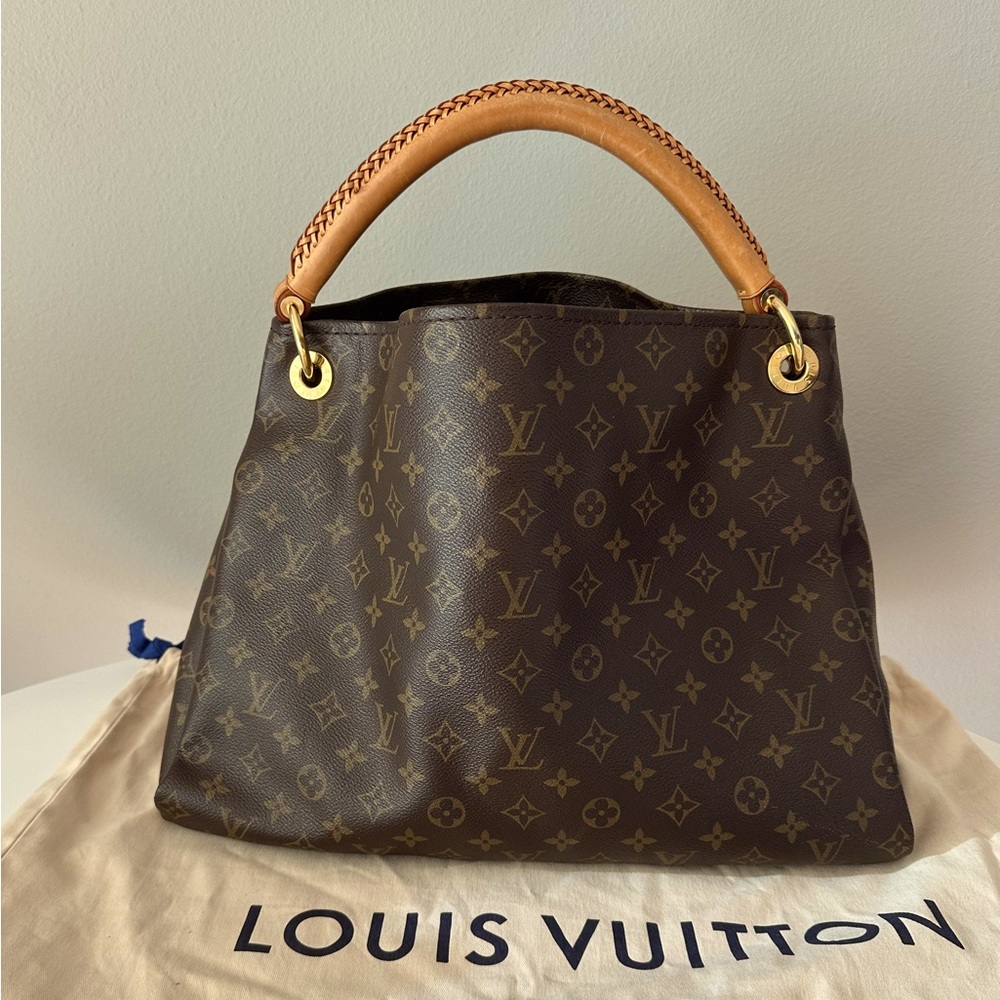 Louis Vuitton Artsy MM